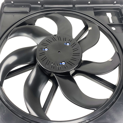 68143894AB Jeep Wrangler için Radyatör Soğutma Fan Montajı Otomobil Soğutma Sisteminin Temel Bileşeni