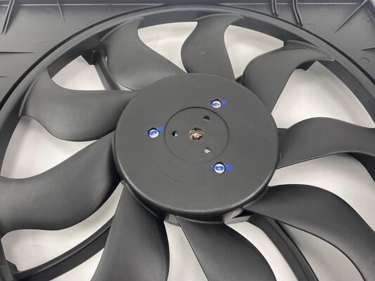 VW Multivan 850W Elektrikli Soğutma Radyatör Fanı 7E0121205B 7E0121205J için Hava Soğutma Sistemi