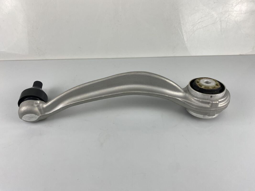 Mercedes W205 C-Class 2014-2021 için 18 Ay Garantili OEM Standart Boyut Kauçuk ve Çelik Alt Salıncak Kolu